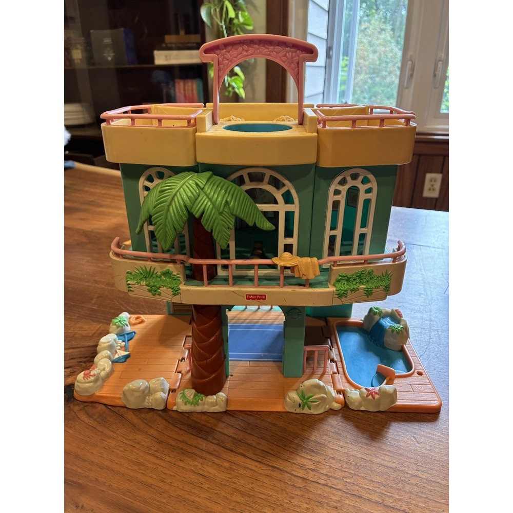 SWEET STREETS Ocean Club Beach House Authentic Fisher Price 2000 Playset